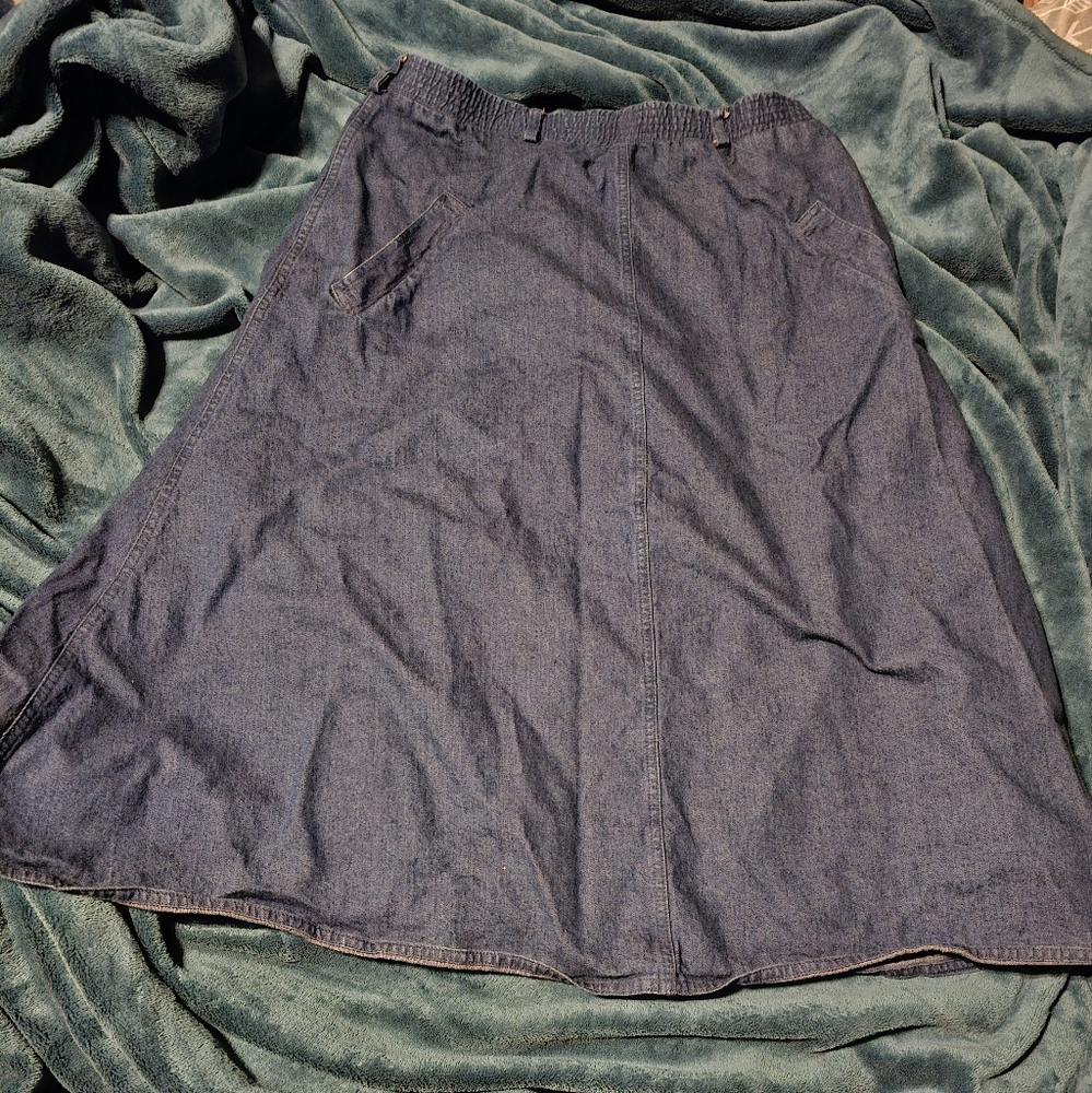 Basic denim skirt